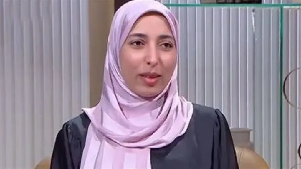 ما حكم ادخار المرأة جزء من مصروف البيت دون علم الزوج؟