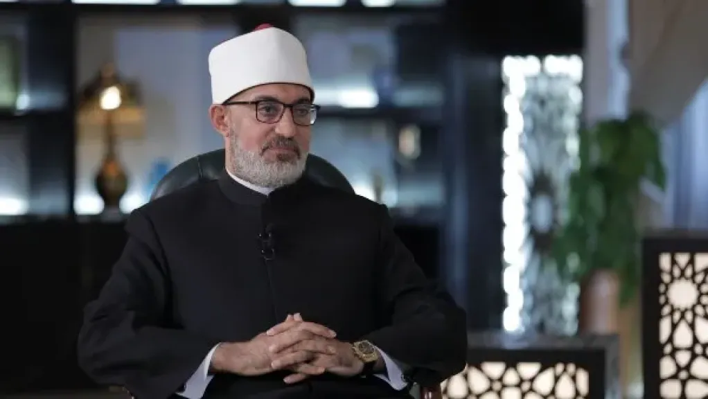 المفتي يهنئ خادم الحرمين الشريفين بنجاح موسم الحج