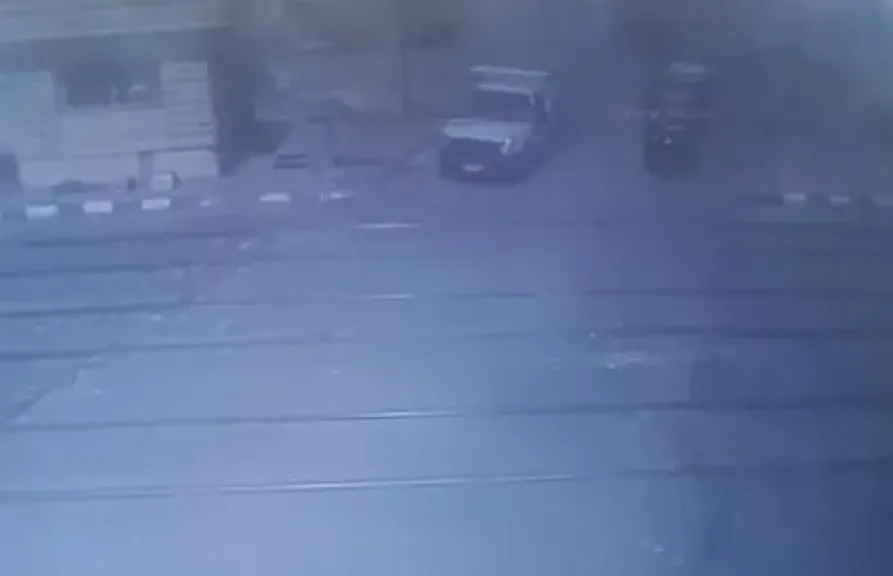 النقل تشجب واقعة اقتحام عربة ربع نقل مزلقان ميت حلفا وهو مغلق