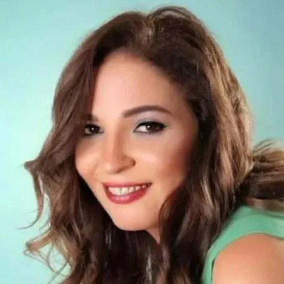 نهلة سلامة: طلبت من نجم شهير الزواج ورفض وقال لى: إنتِ قد بنتي