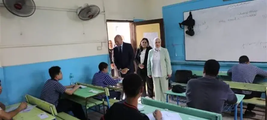 محافظ القاهرة: جميع لجان امتحانات الشهادة الإعدادية بالعاصمة بدون اي معوقات أو شكاوى