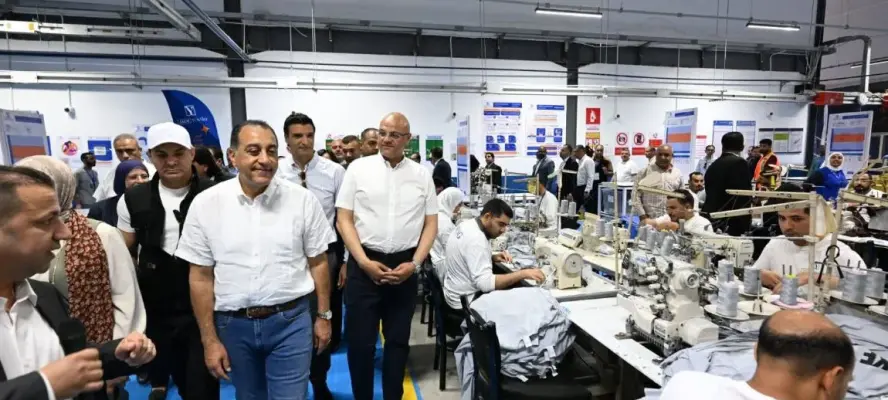رئيس الوزراء يفتتح مصنع چيد تكستايل للملابس الجاهزة