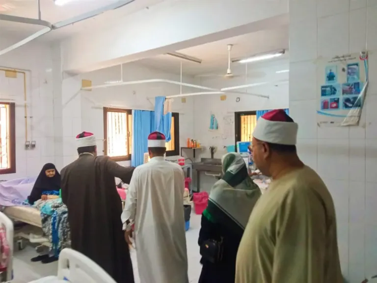 الأوقاف: قوافل الرحمة والمواساة تهدف لترسيخ معاني الرحمة والتكافل للمرضى والمسنين