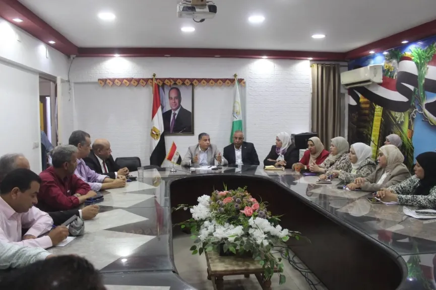 من الخامسة صباحًا.. مدير تعليم الجيزة يترأس غرفة العمليات لمتابعة امتحانات الشهادة الإعدادية في يومها الثالث  ​