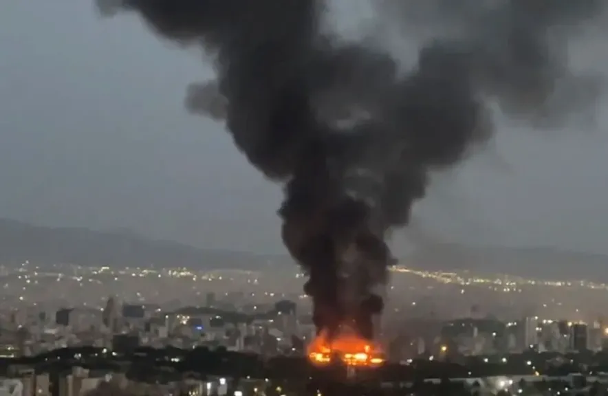 الجيش الأمريكي يعلن شن غارات على إيران بعد توعد ترامب بالرد على إسقاط مروحية أمريكية