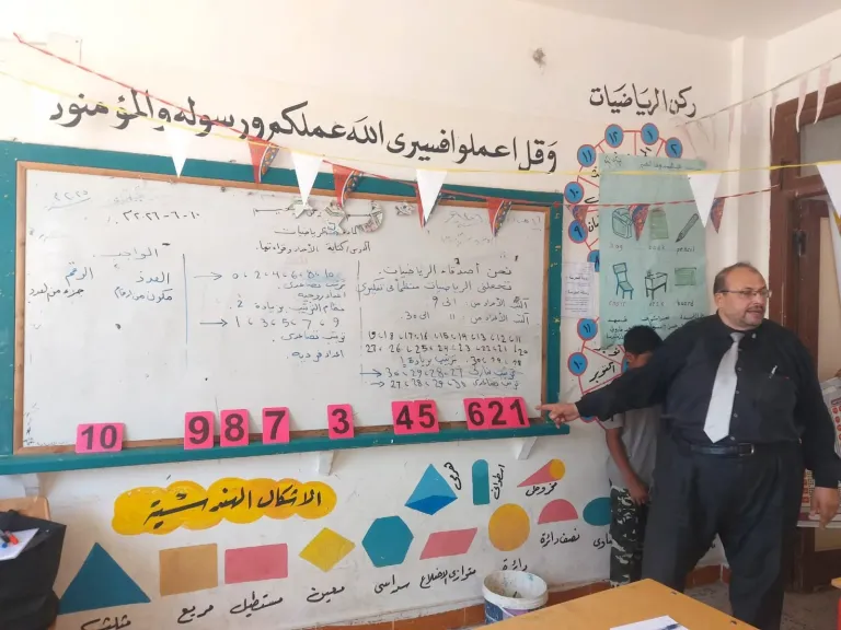 وكيل تعليم الشرقية يشيد بالبرامج العلاجية والأنشطة الصيفية بالمدارس