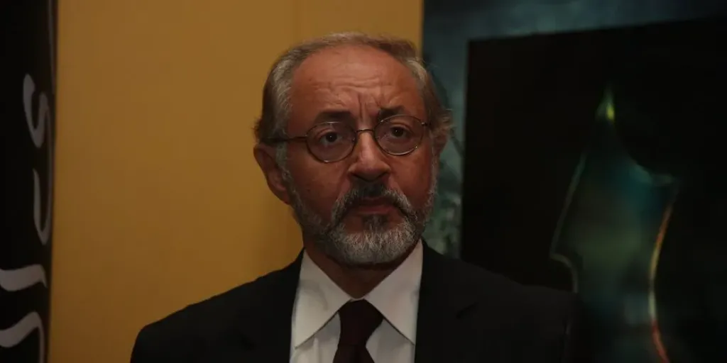 نقابة المهن السينمائية تنعى فقيد الفن عبد العزيز مخيون