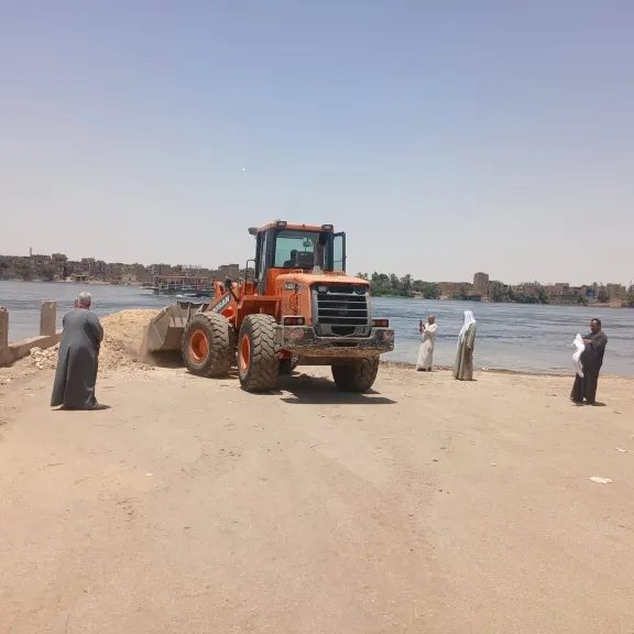 محافظ أسيوط: تطوير المرسى الشرقي لعبارة مجريس بصدفا لتسهيل حركة المواطنين