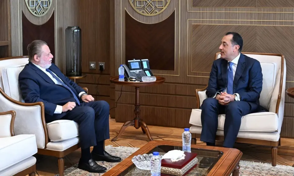 رئيس الوزراء يلتقي محافظ البنك المركزي لمتابعة جهود التنسيق بين السياسات المالية والنقدية