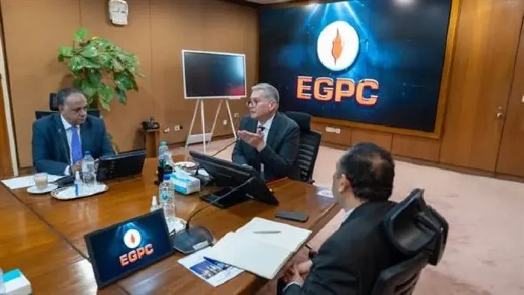 وزير البترول يشيد بارتفاع إنتاج الزيت الخام إلى أكثر من 540 ألف برميل يوميًا