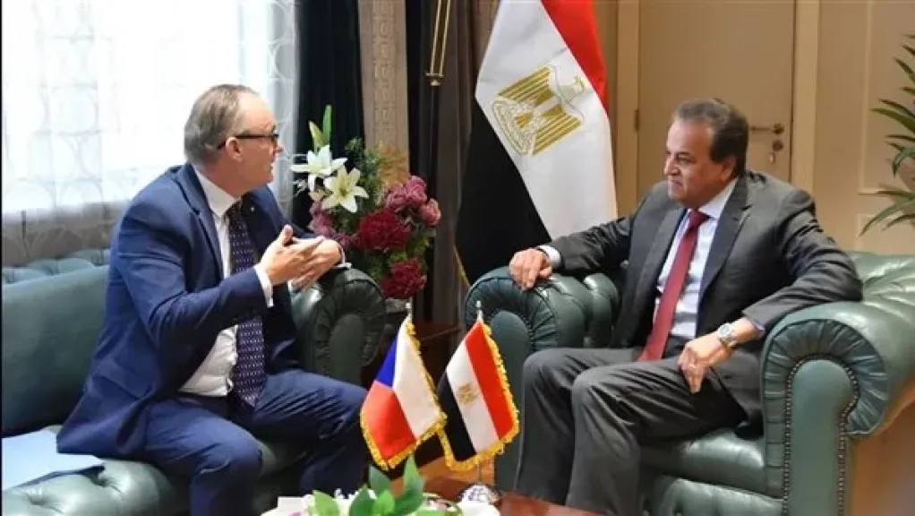  وزير الصحة يستقبل سفير التشيك لبحث توطين تصنيع أسرة المستشفيات والصناعات الطبية