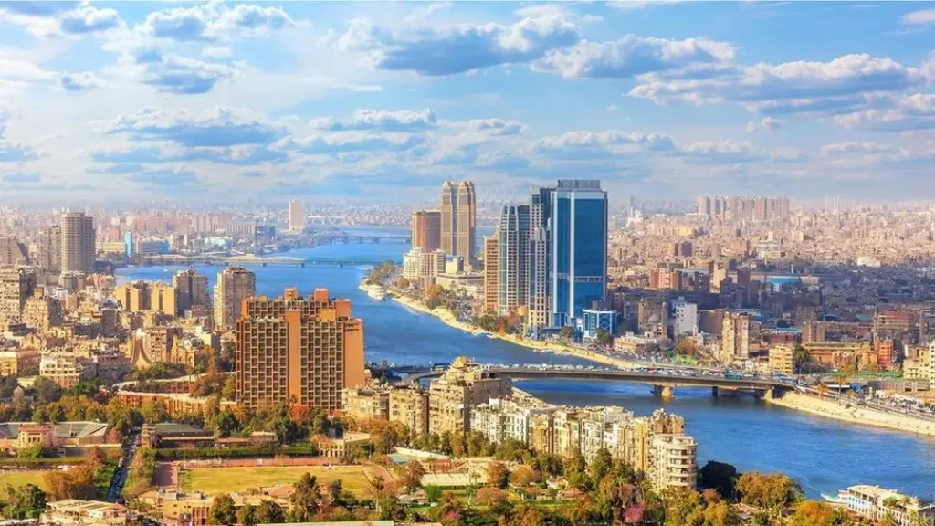قبيل امتحانات الثانوية العامة.. الأرصاد تحذر من التعرض للشمس وتقدم إرشادات للطلاب