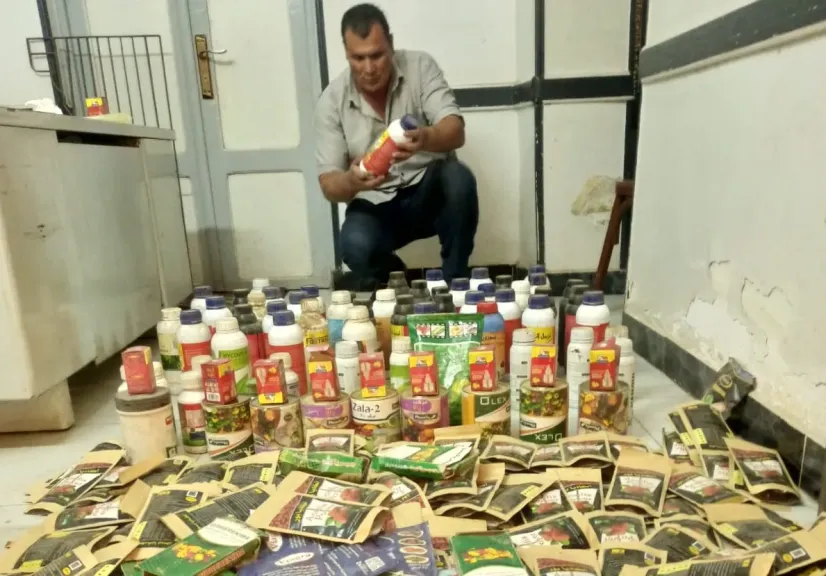 محافظ كفر الشيخ: ضبط 698 عبوة مبيدات زراعية منتهية الصلاحية بقلين