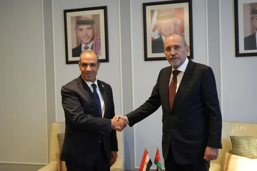 وزير الخارجية يلتقي نظيره الأردني على هامش المجلس الوزاري لجامعة الدول العربية