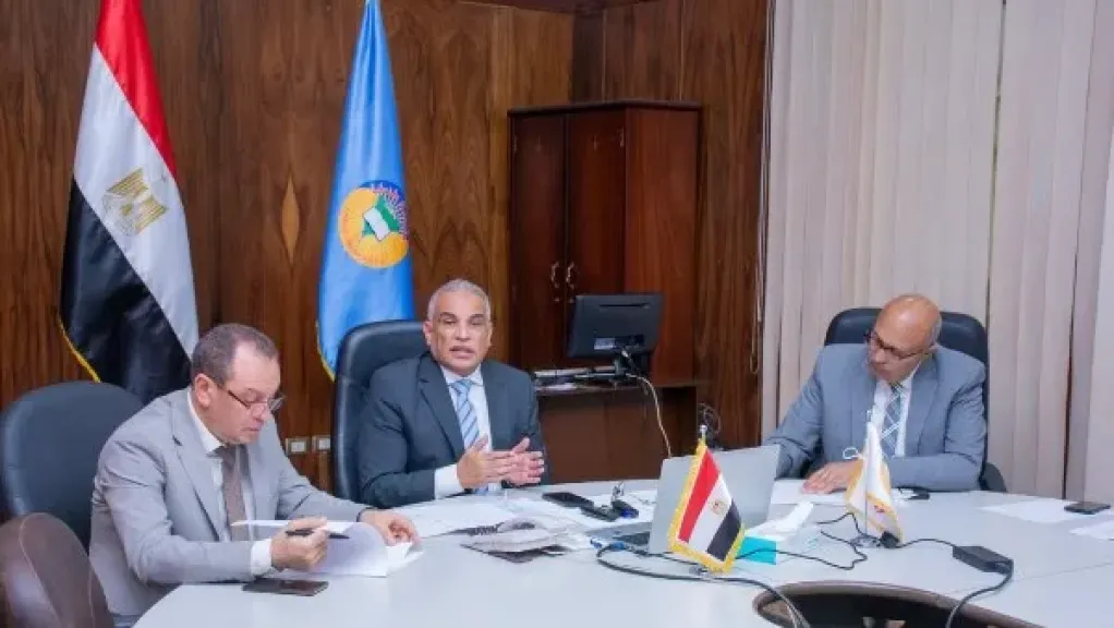 رئيس جامعة طنطا يترأس اللجنة العليا للإشراف على النشر الإلكتروني للكتاب الجامعي