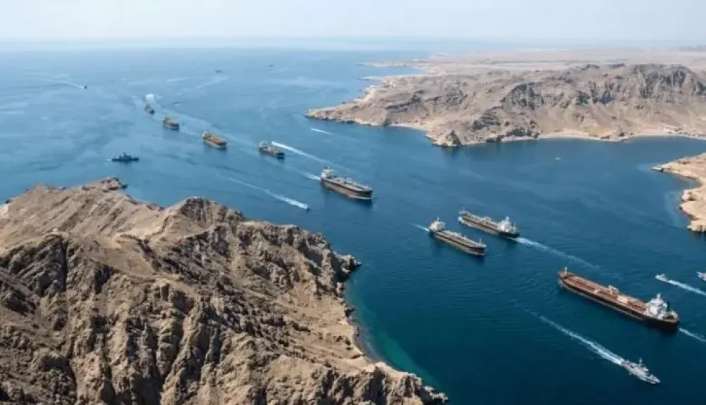 إيران ترفض تقارير حول إنشاء ممر بحري مؤقت في مضيق هرمز