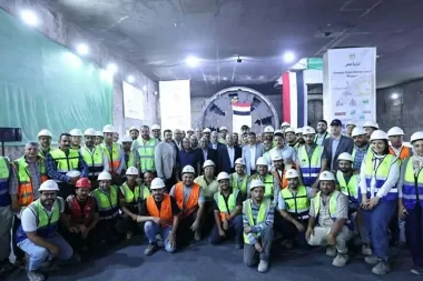 وزير النقل يشهد خروج ماكينة الحفر النفقي الثانية من محطة المساحة إلى الجيزة بالخط الرابع للمترو