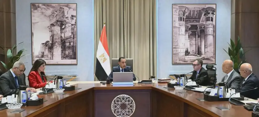رئيس الوزراء يتابع جهود تنفيذ الخطة الاستراتيجية لتحلية مياه البحر