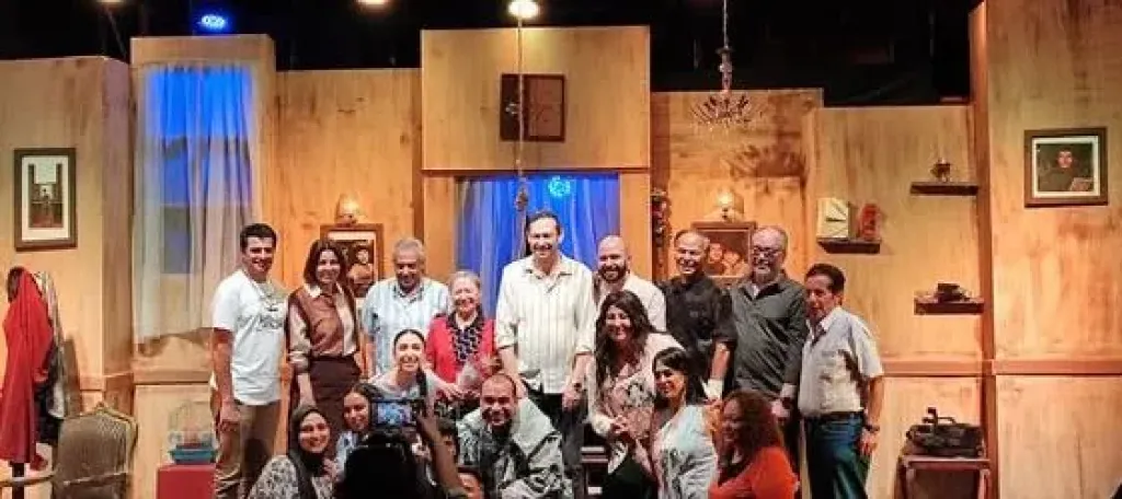 رئيس قطاع المسرح يشهد عرض لحظة واحدة في قاعة صلاح جاهين بمسرح البالون