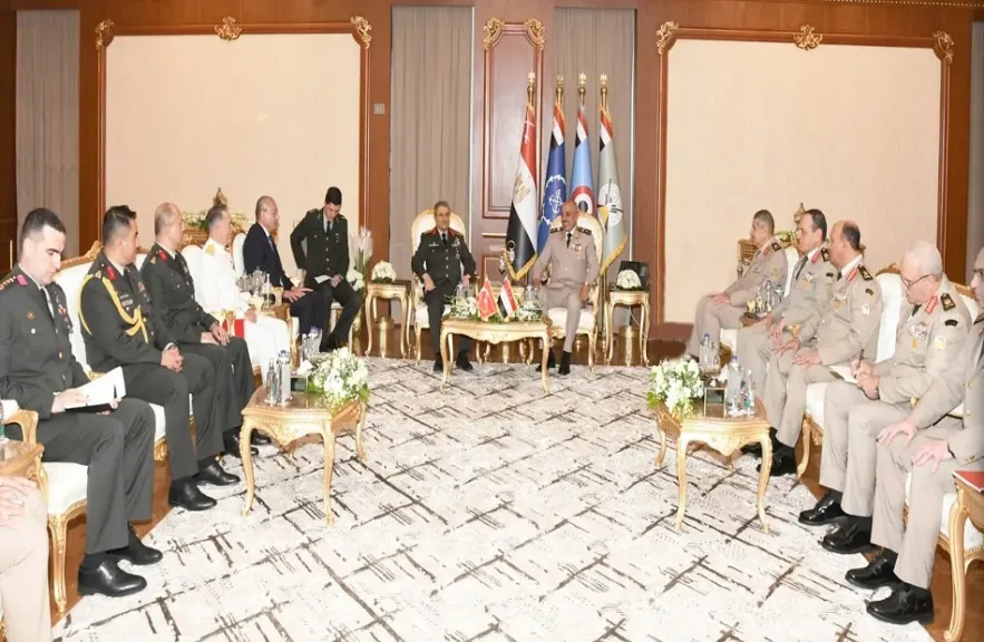 الفريق أحمد خليفة يلتقي رئيس هيئة الأركان العامة للقوات المسلحة التركية