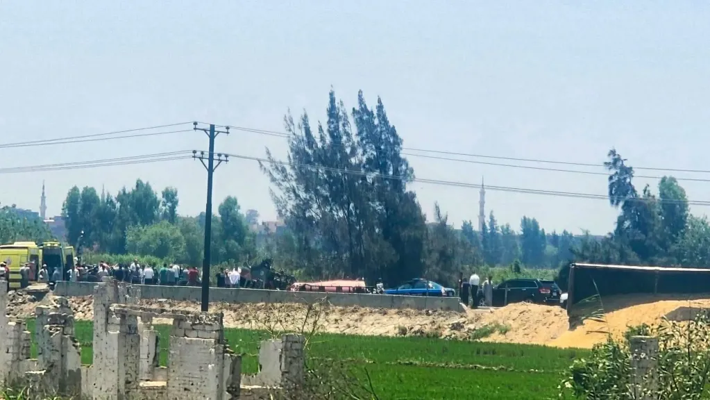 مصرع شخصين وإصابة 5 آخرين في حادث مروري بالغربية