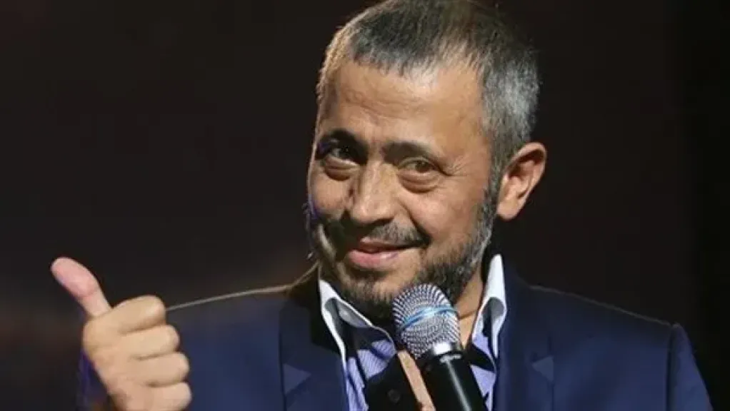 وصول جورج وسوف إلى الأردن استعدادا لحفله بمهرجان جرش