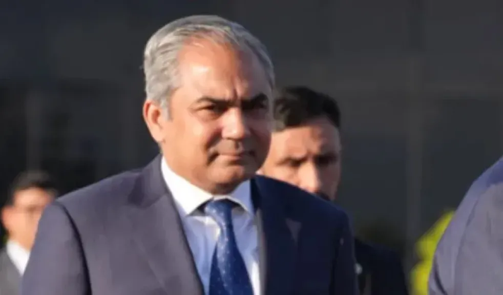 رئيس الوزراء الباكستاني وقائد الجيش سيشاركان في تشييع خامنئي بطهران