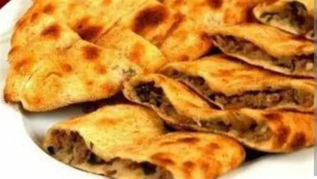 طرق تحضير الحواوشي بالجبنة والزيتون