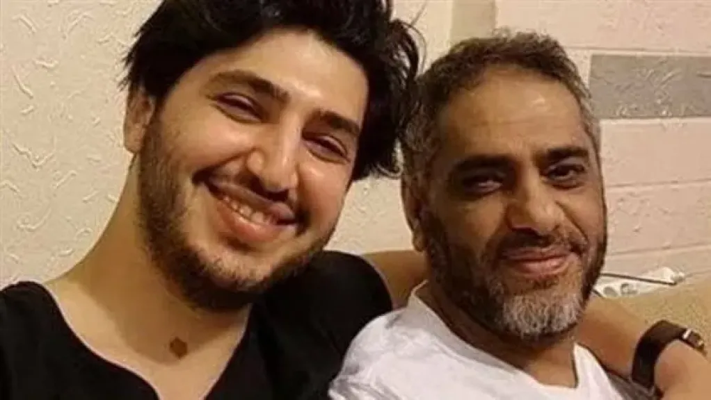 محمد فضل شاكر يكشف عن غنائه برفقة والده قريبا