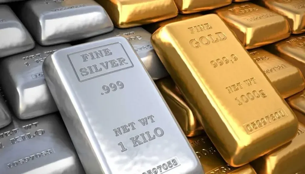 انخفاض حاد لأسعار الذهب والفضة مع ارتفاع الدولار والنفط