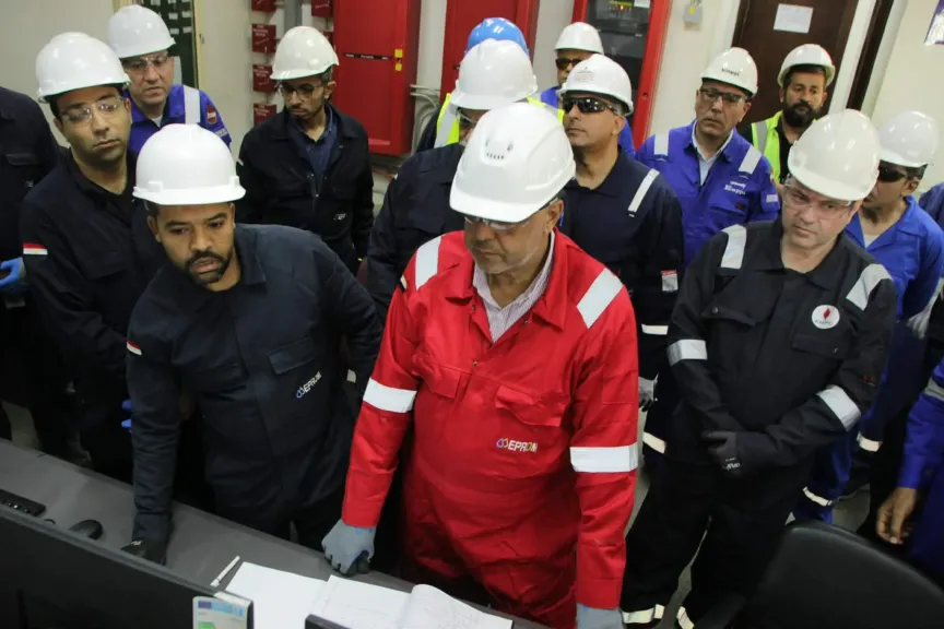 رئيس هيئة البترول يتفقد أعمال تطوير منطقة مستودعات عجرود