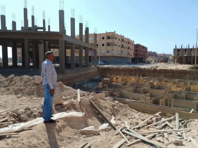 رئيس مدينة القصير يقود جولة ميدانية لرصد مخالفات البناء والتعديات على أملاك الدولة