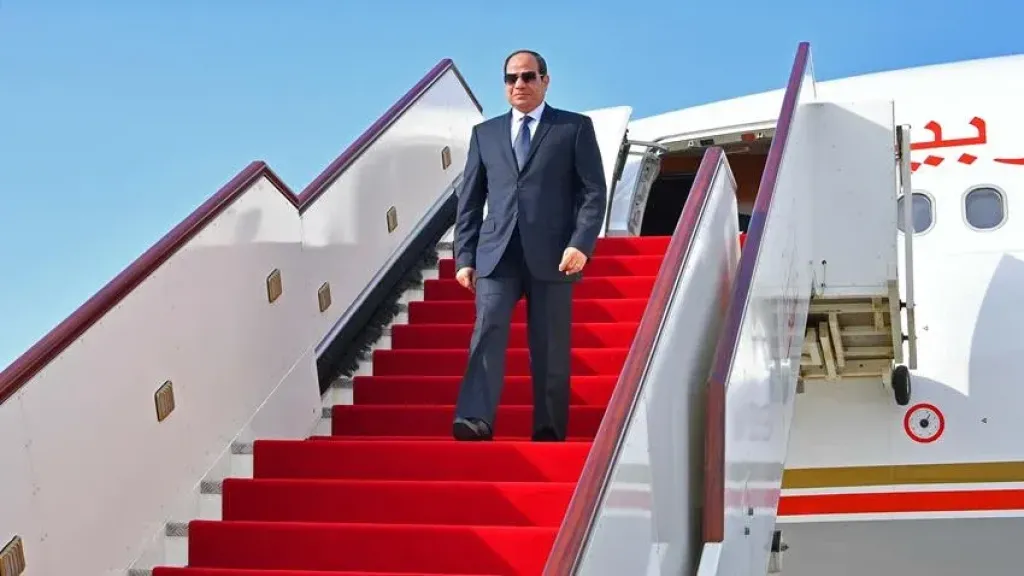 الرئيس السيسي يعود بسلامة الله إلى أرض الوطن عقب زيارتين أخويتين إلى قطر والبحرين