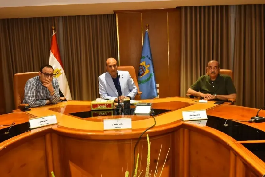 محافظ أسيوط يوجه بالنزول الميداني لتسريع تشغيل مشروعات «حياة كريمة»