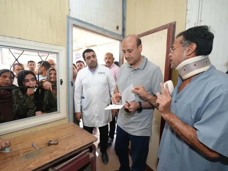محافظ أسيوط في زيارة مفاجئة لمستشفى الإيمان العام.. ويوجه بفتح شباك إضافي لحجز التذاكر لتيسير الخدمة