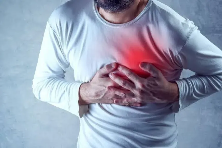 عميد معهد القلب الأسبق يقدم أهم النصائح للوقاية من الجلطات فى الحر