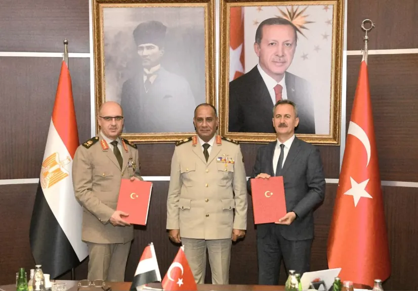 وزير الدفاع يعود من تركيا بعد توقيع خطاب نوايا لتعزيز التعاون الدفاعي المشترك
