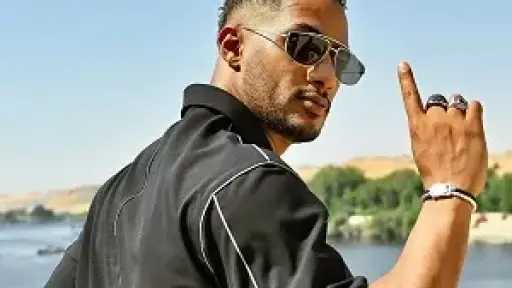 محمد رمضان يطرح كليب بيزك مع المغني الإسباني بيني جونيور