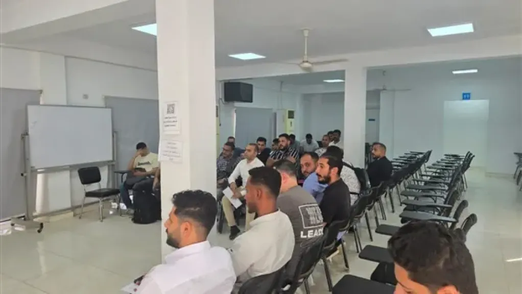 وزير العمل يعلن اجراء الاختبارات النظرية للمتقدمين على فرص عمل بالخارج في مهنة بائع أجهزة إلكترونية
