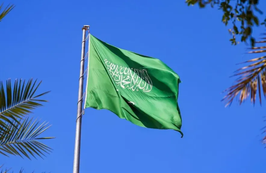 إيران تشن أول هجوم على السعودية منذ 4 أشهر.. إنذارات في الخرج وينبع وأنباء عن استهداف قاعدة أمريكية