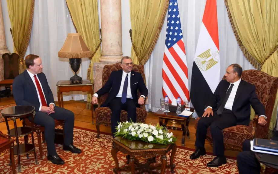 وزير الخارجية يجدد التأكيد على موقف مصر الثابت الداعم لوحدة ليبيا واستقرارها