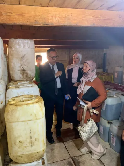 ضبط 9.5 طن زيوت مجهولة المصدر داخل مصنع خلال حملة تموينية في الدقهلية