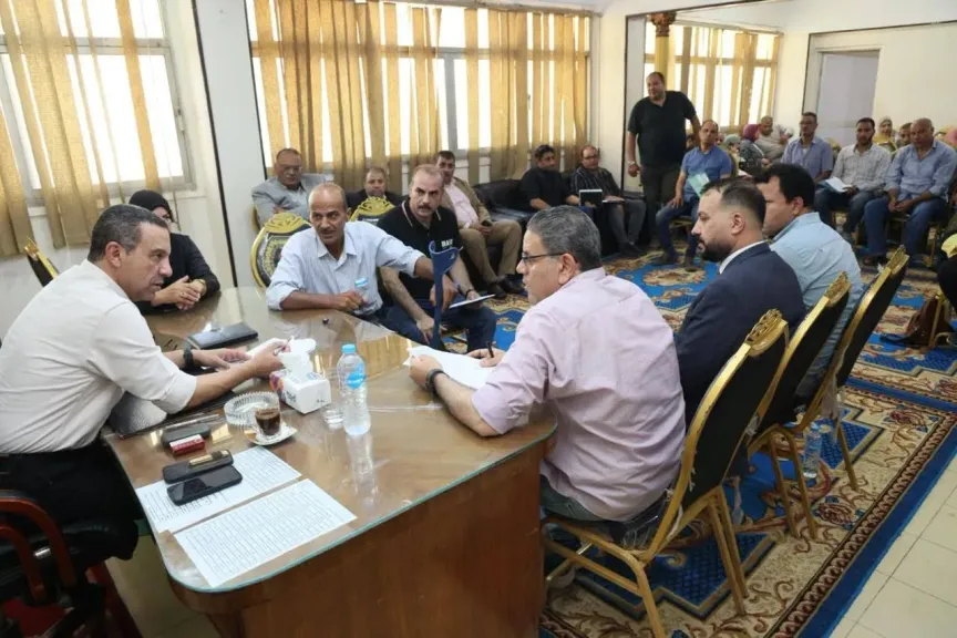 محافظ المنوفية يلتقي بـ200 مواطن خلال يوم كامل لبحث الشكاوى.. صور