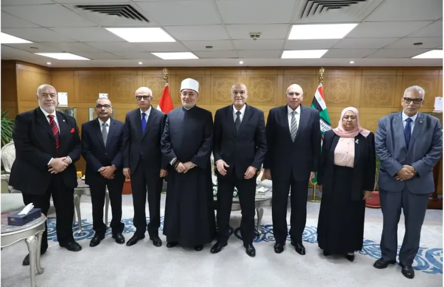 مفتي الجمهورية يهنئ رئيس هيئة قضايا الدولة بمناسبة توليه رئاسة الهيئة رسميًا