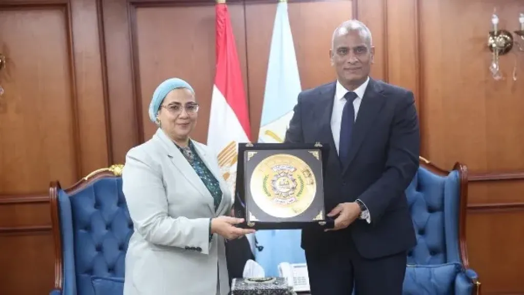 رئيسة القومي للمرأة تلتقي محافظ كفر الشيخ وتؤكد على أهمية تعزيز التعاون المشترك لدعم وتمكين المرأة