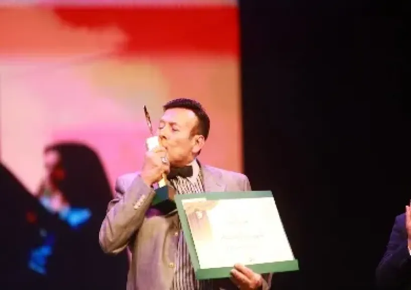 أحمد ماهر بعد تكريمه بالمهرجان القومي للمسرح: أشكر هذا التكريم.. لكنه جاء متأخرًا جدًا