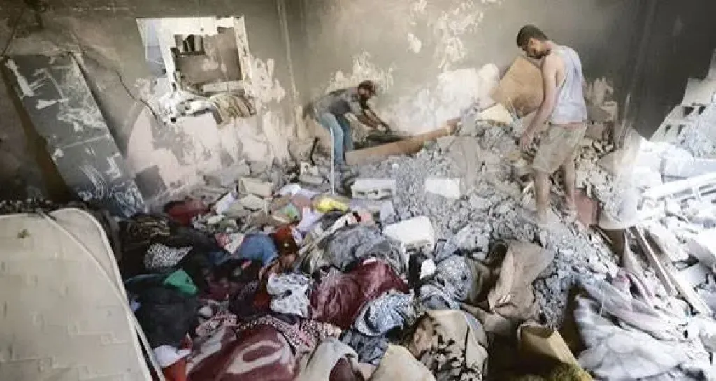 غارات إسرائيلية تستهدف مسؤولين بحركة ”حماس” فى قطاع غزة
