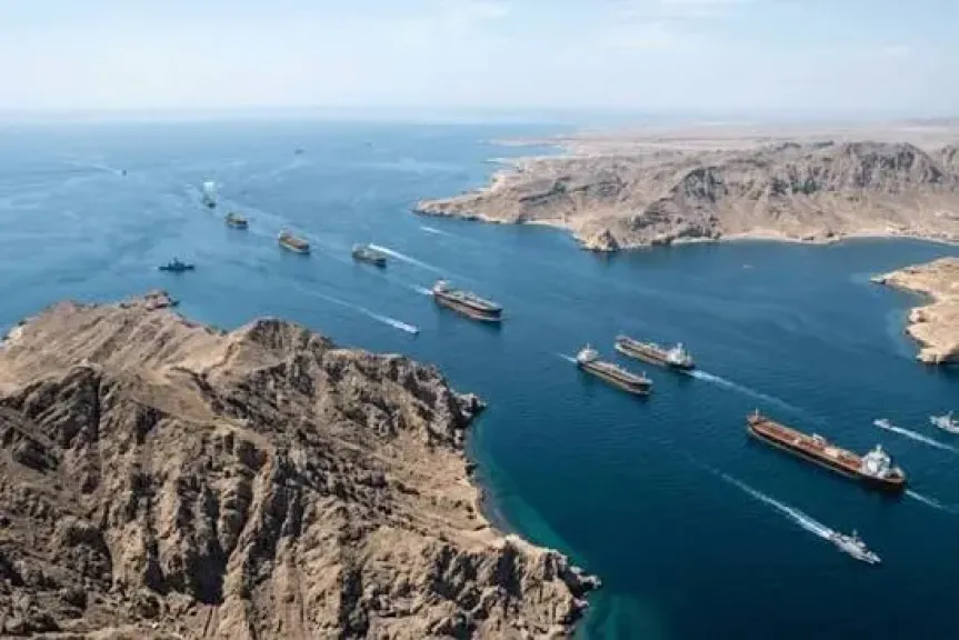 باحث: مضيق هرمز أصبح محور الخلاف.. وإيران لن تستجيب للشروط الأمريكية