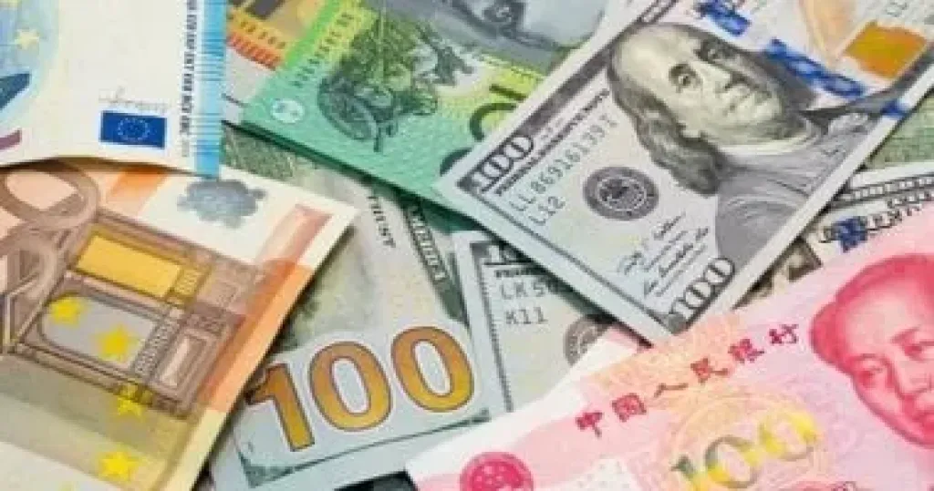 الدولار تحت الـ 51 جنيهًا.. أسعار العملات الأجنبية بختام تعاملات البنوك اليوم