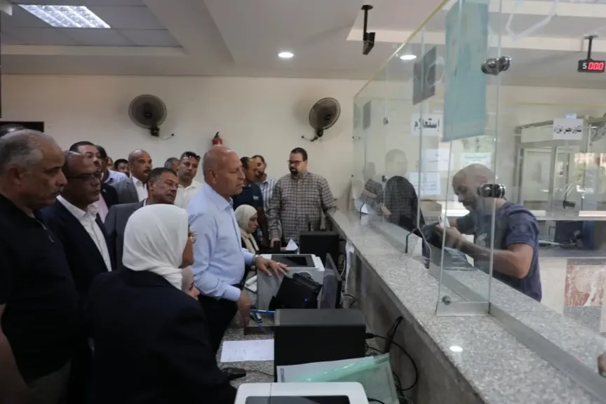 محافظ القاهرة يتفقد المركز التكنولوجى بحي التبين لمتابعة سير العمل